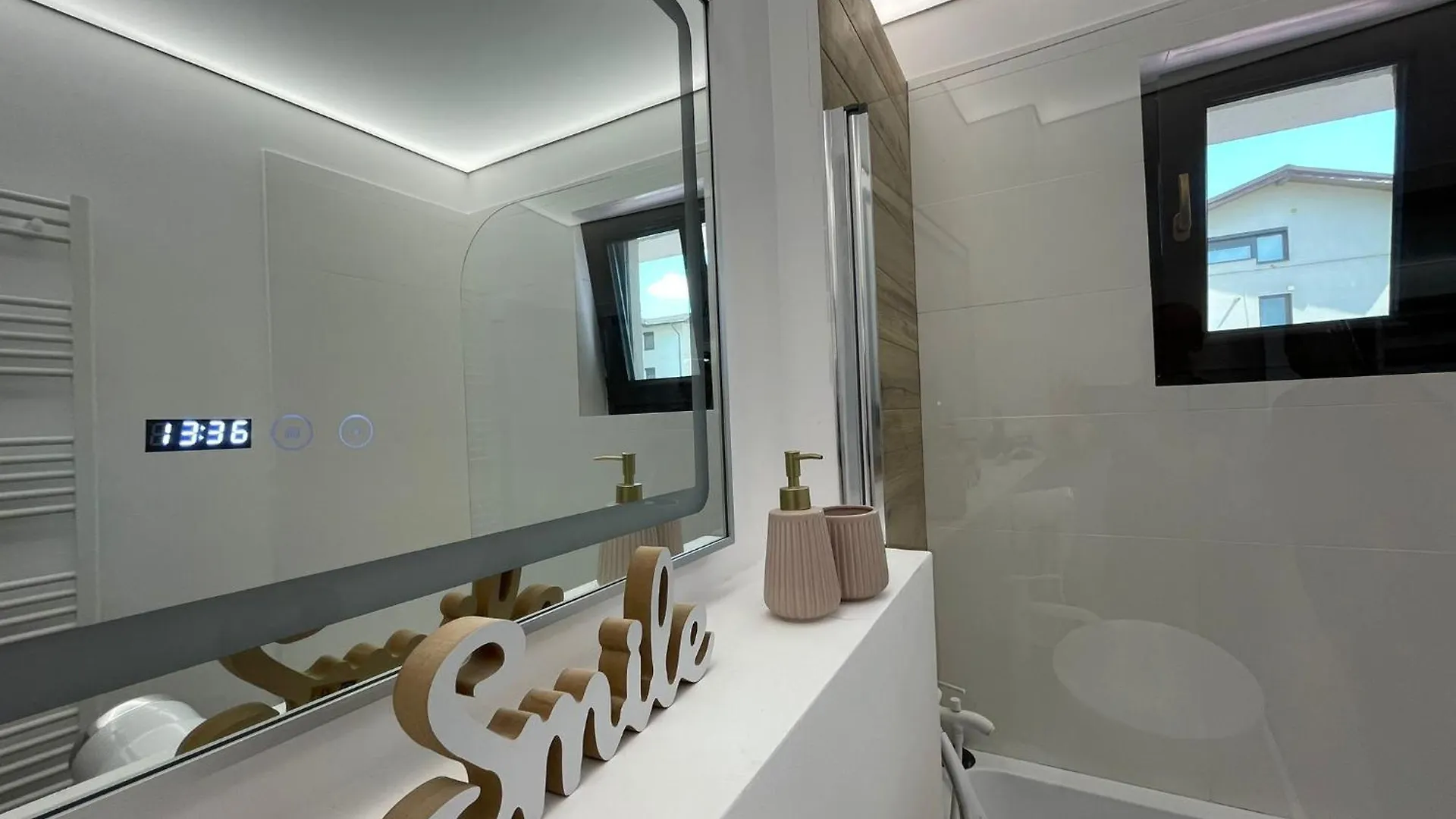 Residence Odaile #3 Otopeni Apartment
