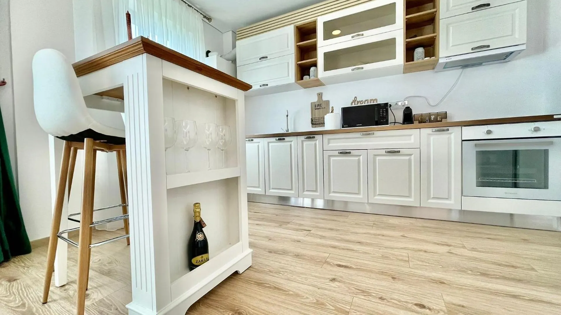 Residence Odaile #3 Otopeni Romania